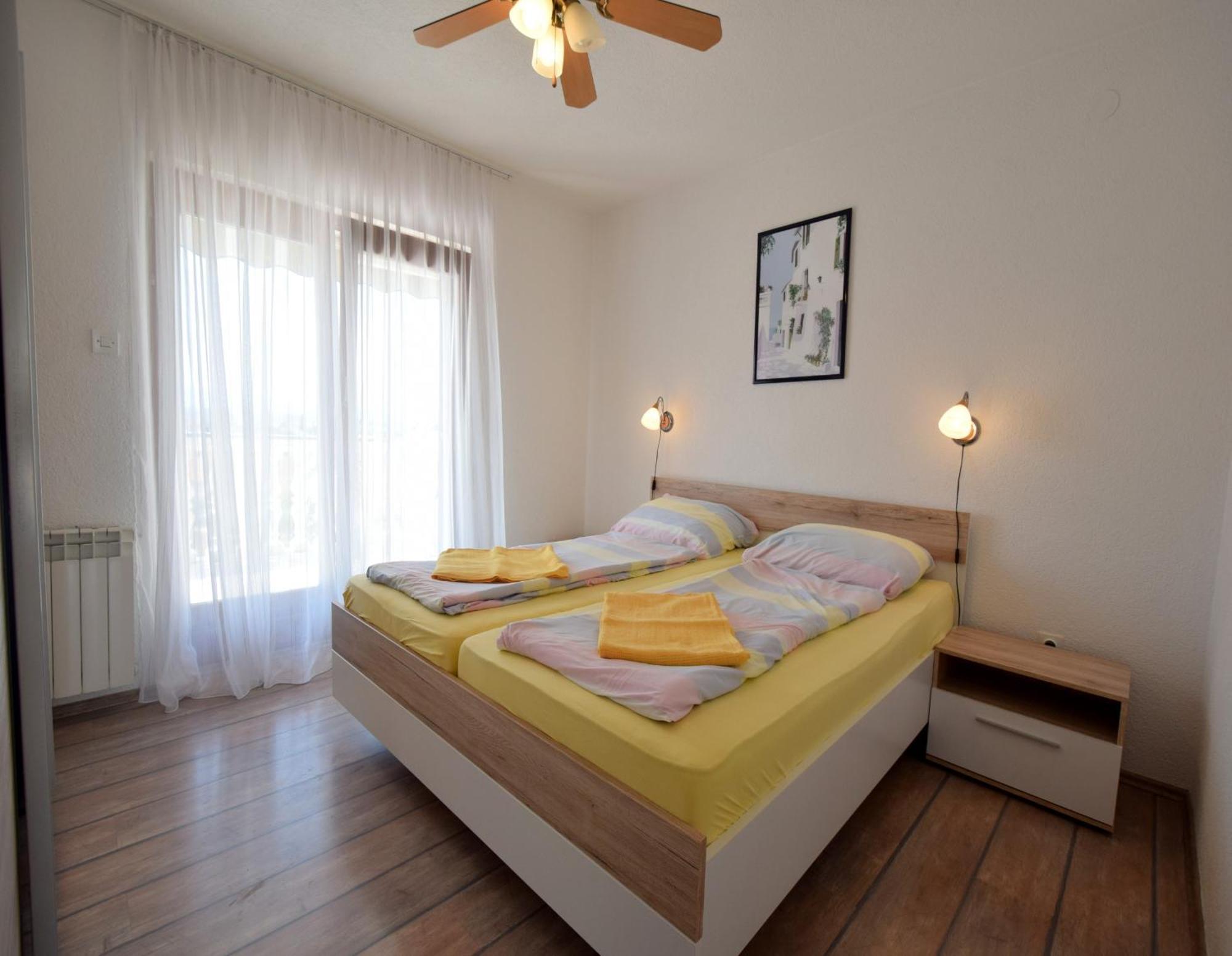 Apartments Martin Malinska Buitenkant foto